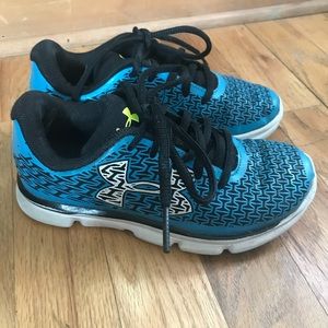 Boys under armour sneakers